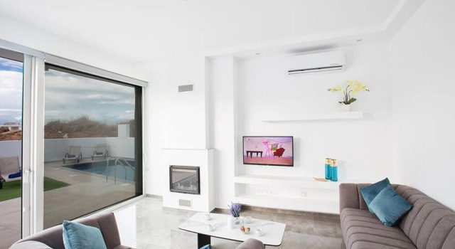 Villa Nataly AQ Ol24, Boek Villa Hotels in Protaras met parkeren, in de buurt van Sunrise Beach, Parkeren