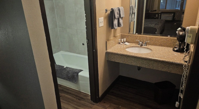 Номер Economy Home Away Inn LLC Laramie
