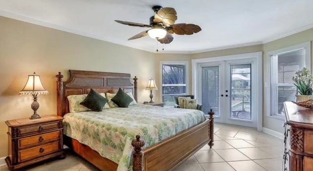 Lamplighter Home #32404, Забронировать Отель Отели в центре Марко-Айленд, в центре, Парковка