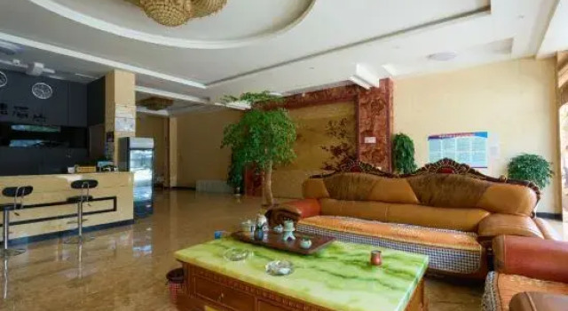 Qiubei Yinlian Express Hotel (Jiaolian Plaza), Забронировать Отель Цзиньпин Китай