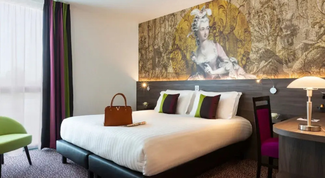 Двухместный номер Comfort Hôtel Roi Soleil Prestige Plaisir - St Quentin