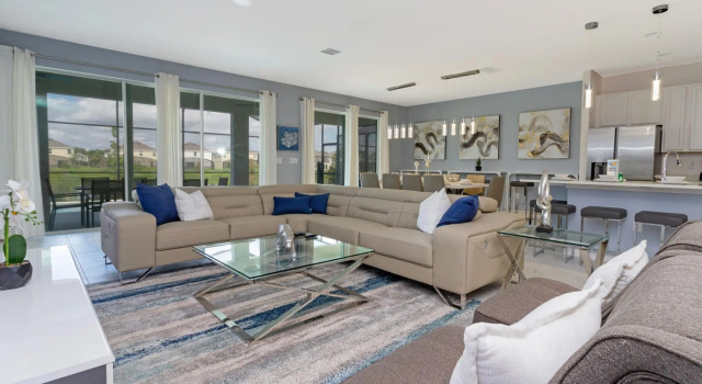 Spacious home near Disney, Забронировать Отель Киссимми Диснейуорлд Орландо, рядом с Курортный комплекс Give Kids The World Village