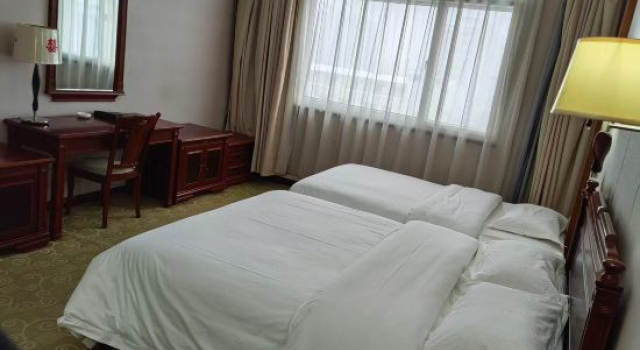 Семейный люкс Thank Inn Hotel Hebei Handan She County Longshan Street