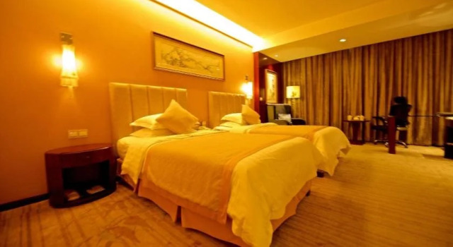 Emeishan Yue Garden Hotel, Book Hotel Hotels in Leshan with a Pool, Swimming Pool