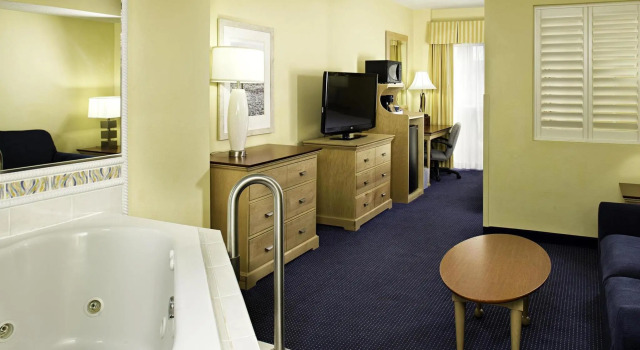 Номер Standard с видом на город Four Points by Sheraton Cocoa Beach