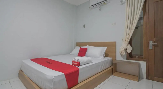 Двухместный номер Standard RedDoorz near RSUD Dr Abdul Aziz Singkawang