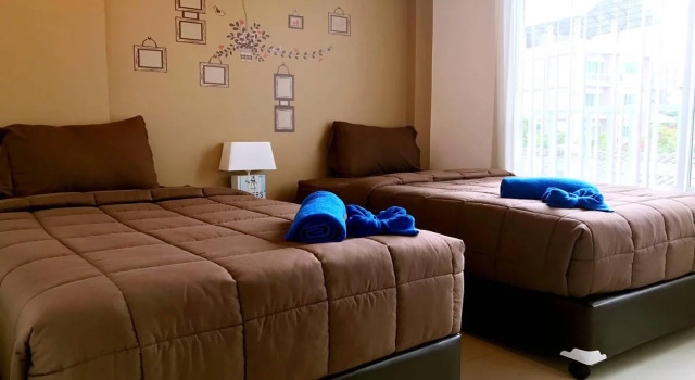 @Home Hostel ( Nimman ), Забронировать Хостел Отели Чиангмай с парковкой, рядом с Нимман Хаемин, Парковка