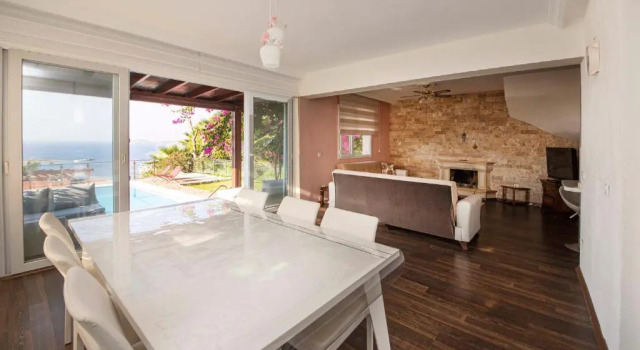 Апартаменты House with Amazing Sea View and Pool in Gumusluk