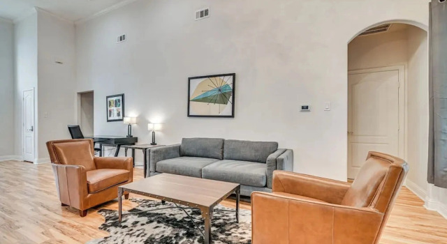Fire Pit + Spacious Yard: Irving Family Home, Забронировать Дом для отпуска Ирвинг Dallas - Fort Worth Metropolitan Area