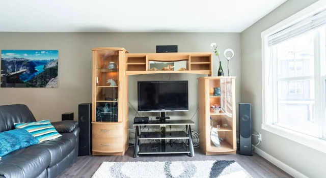 Upscale Townhome,banff,spruce Meadows ,pets, Rezerwuj Dom wakacyjny Hotele w Calgary Region z parkingiem, Parking
