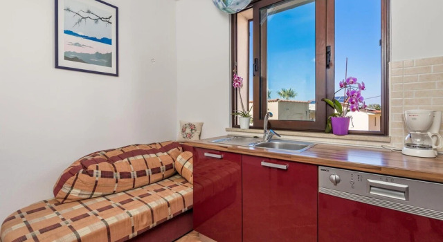 Amazing Apartment in Supetarska Draga With Sauna, Wifi and 1 Bedrooms