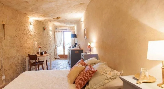 Amboise Troglodyte