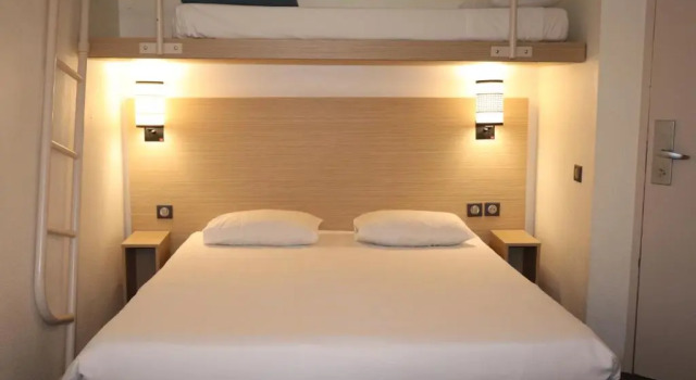 Трёхместный номер Standard Hôtel Inn Design Dijon Sud