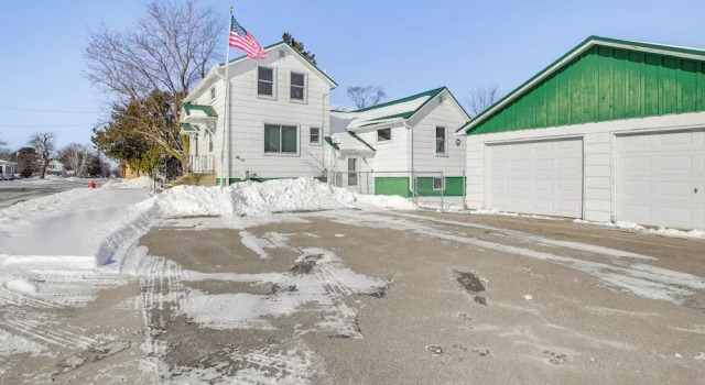 Коттедж Boat Dock: Riverfront Oconto Home!