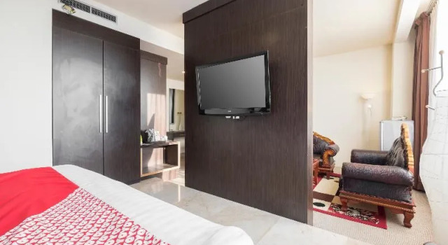 OYO 635 Lynt Hotel Makassar, Book Hotel Hotels in Sulawesi with Parking, Parking