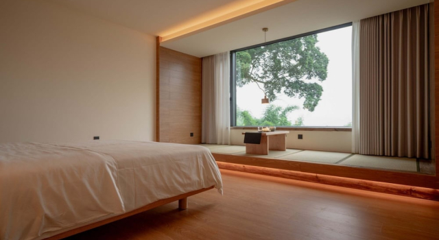 Семейный люкс с балконом и с видом на горы Emeishan XiaoshanQing Luxury Resort
