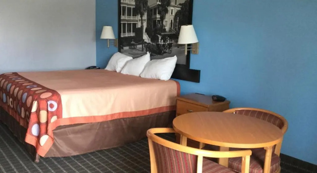 Номер Standard Super 8 by Wyndham Walterboro