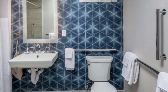 Четырёхместный номер Standard DoubleTree by Hilton Hot Springs