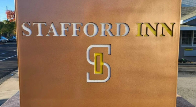 Stafford Inn, Забронировать Гостевой дом Редвуд-Сити San Mateo County, рядом с San Mateo County History Museum
