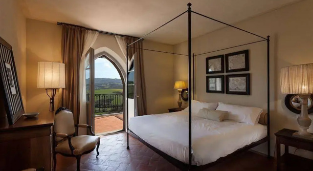 Vicarello Di Volterra, Rezervați Hotel Hoteluri SPA în Volterra, SPA