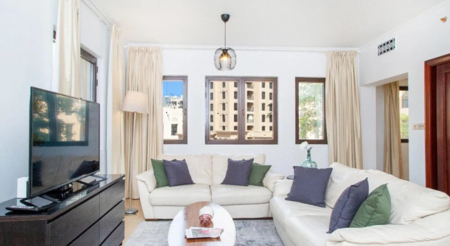 Modern 3BR APT w Maid s Room, Забронировать Отель Даунтаун Дубай , рядом с Дубайский аквариум