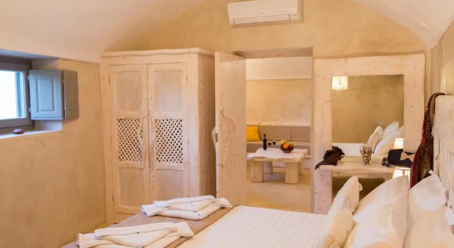 Love Nest with hot tub, hammam & outdoor cinema, Забронировать Вилла Акротирион , рядом с Красный берег