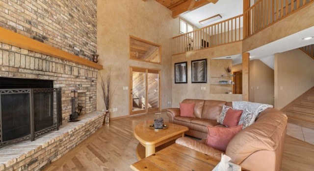 Peaceful Pines 5 BR Home with Hot Tub!, Buchen Sie Hotel Johnson Siding USA