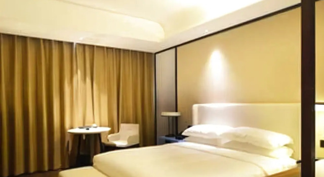 East Select Hotel