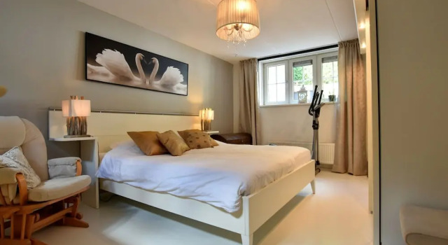 Modern Holiday Home in Putten with Hot Tub, Rezervasyon Otel Putten Veluwe