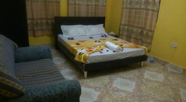 Uroa White House Inn