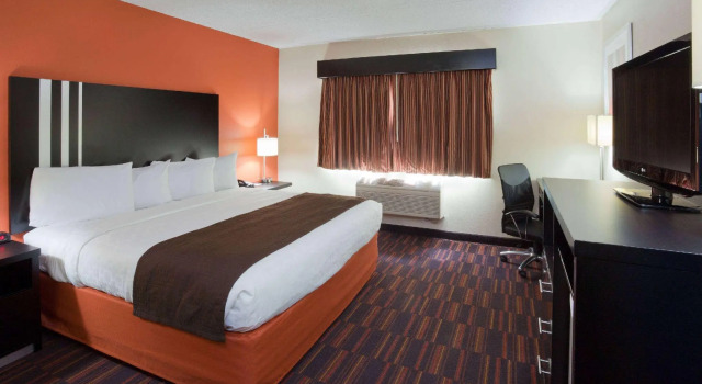 Двухместный номер Standard AmericInn by Wyndham Shakopee Near Canterbury Park