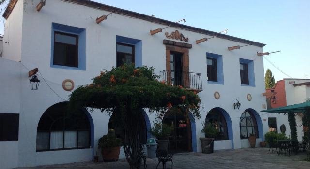 Posada de la Aldea, Забронировать Отель Отели Сан-Мигель-де-Альенде с парковкой, рядом с Las Monjas Temple, Парковка