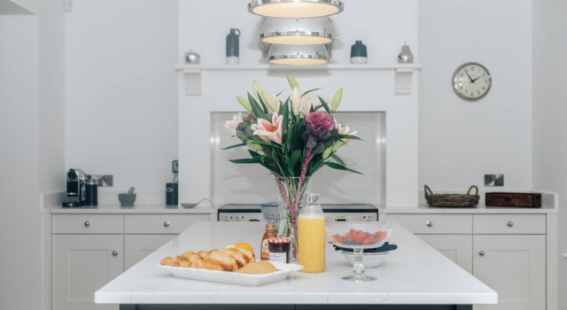 Woodvale Retreat - Sleeps 20, Забронировать Отель Хенли-на-Темзе The Chilterns