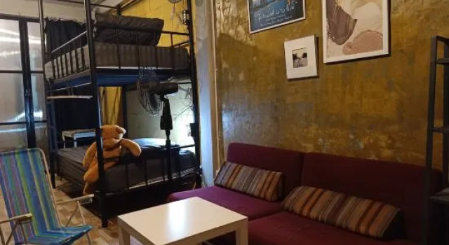 Кровать в общем номере Be Local BNB