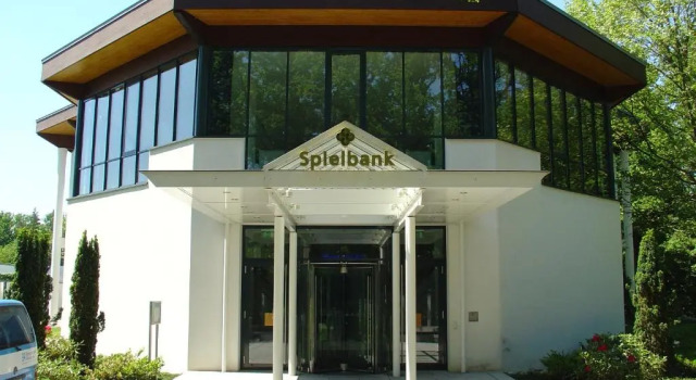 Appartementhotel Cura Bad Füssing, Varaa Huoneistohotelli Hotellit Baijeri pysäköinnillä, Pysäköinti