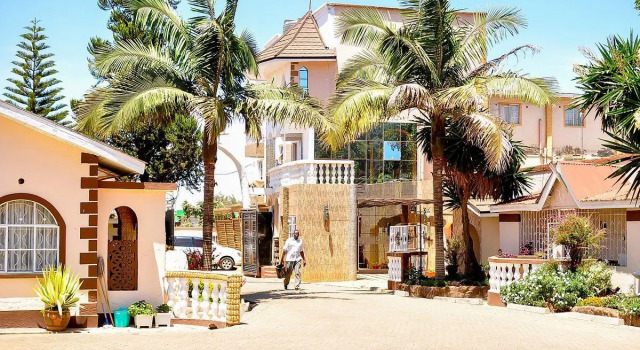 Simba Village Relax Inn