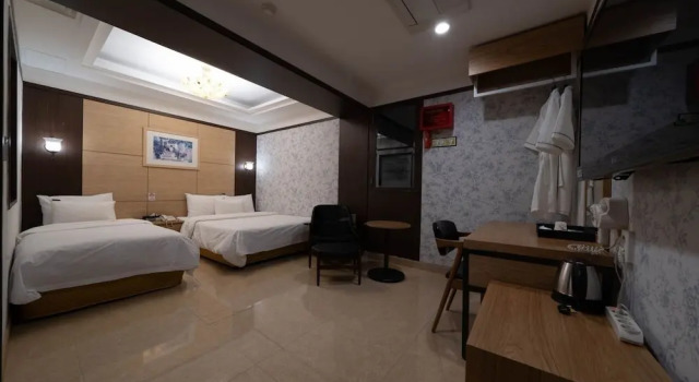 Двухместный номер Deluxe Central Tourist Hotel