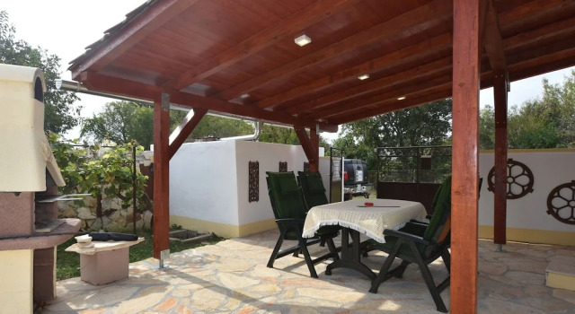 This Pleasant Holiday Home is an Ideal Starting Point to Explore Dalmatia