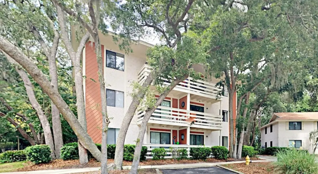 45 Folly Field Road Villa Unit 4B 2 Bedrooms 2 Bathrooms Villa, Забронировать Вилла Отели Хилтон-Хед-Айленд с бассейном, рядом с Прибрежный парк Folly Field Beach Park, Бассейн
