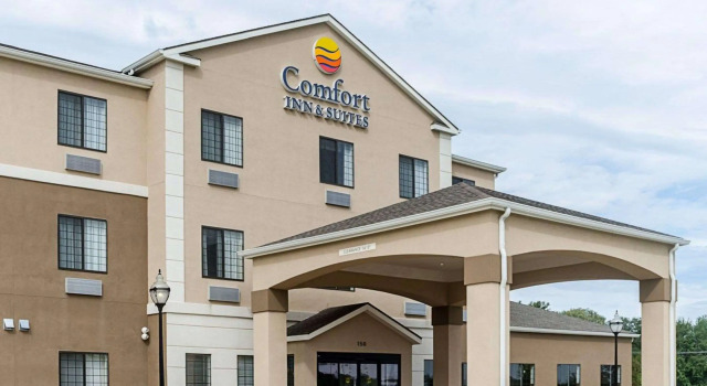 Comfort Inn & Suites Lawrence - University Area