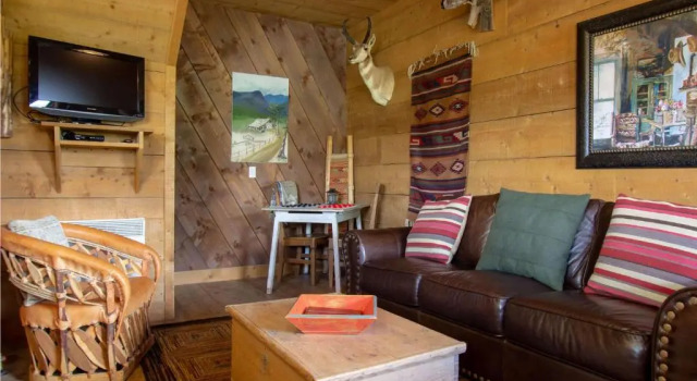 Beautiful 1 BR "Barn" Cabin - Perfect for Small Families, Забронировать Отель Пангич Пангитч