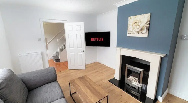 Коттедж Comfortable 3-bed, 2-bath Basingstoke Stay