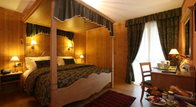 Двухместный номер Superior с балконом и с видом на горы Hotel Boton DOr & Wellness a La Thuile