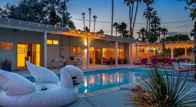 On The Rox Three Bedroom House, Забронировать Отель Отели Палм-Спрингса 4 звезды, рядом с Palm Springs Mall Shopping Center, 4*