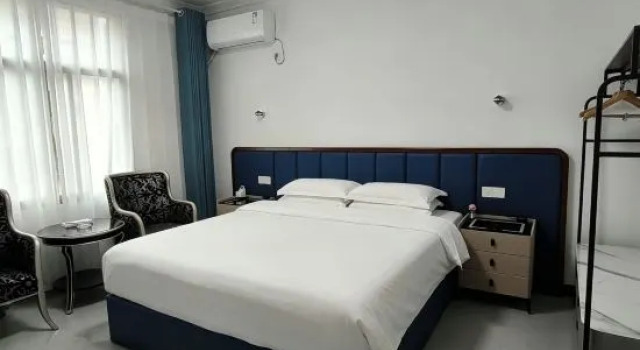 Люкс Business с 4 комнатами Haojunlin Hotel