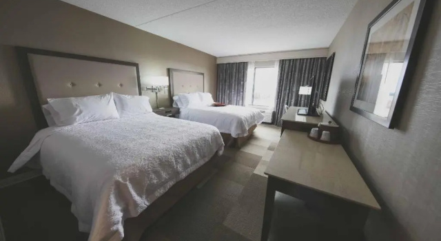 Четырёхместный номер Standard Hampton Inn & Suites by Hilton Bolton