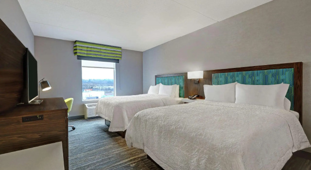 Четырёхместный номер Standard Hampton Inn Peterborough