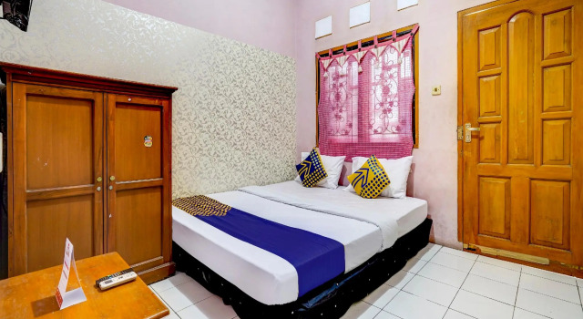 SPOT ON 90171 Pondok Kuning, Book Hotel Jatinangor West Java