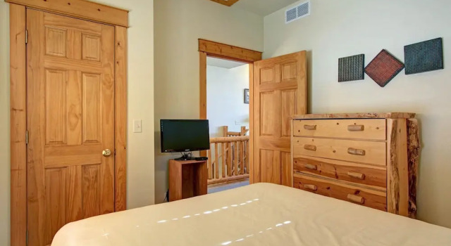 Mount Enentah 37 2 Bedroom Condo by RedAwning