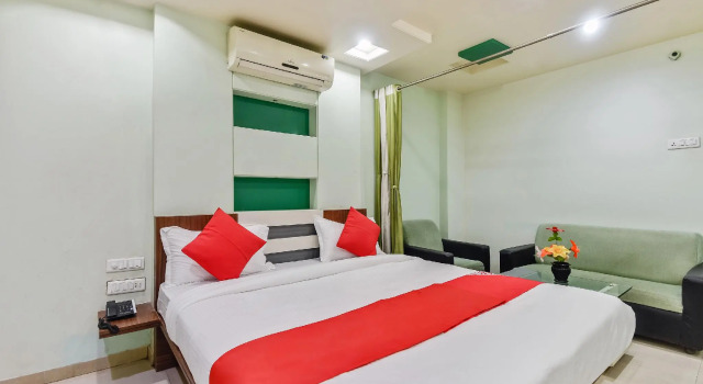 Люкс Standard OYO 49176 Hotel Shri Samarth